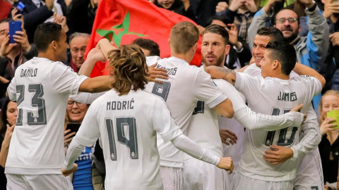 Los jugadores del Real Madrid celebran uno de los goles de Cristiano Ronaldo ante el Athletic Club. EFE/Emilio Naranjo