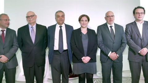 El director general del Fira de Barcelona, Constanti Serrallonga; el consejero delegado de GSMA, John Hoffman; el secretario de Estado de Telecomunicaciones y para la Sociedad de la Información, Víctor Calvo-Sotelo; la alcaldesa de Barcelon