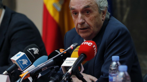 El presidente de la Comisión Nacional de Mercados y Competencia (CNMC), José María Marín Quemada, durante la presentación del Balance de Competencia 2015 y los objetivos para 2016. EFE/Ballesteros