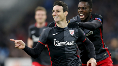 El delantero del Athletic, Ariz Aduriz, celebra su gol.- REUTERS