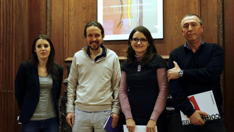 Pablo Iglesias, junto a Irene Montero, Mónica Oltra y Joan Baldoví, en el Congreso. / EFE