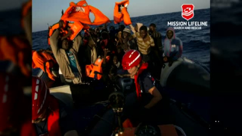 Salvini llama "carne humana" a los inmigrantes rescatados por una ONG alemana