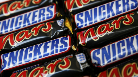 Barritas de Mars y Snickers. REUTERS/Stefan Wermuth