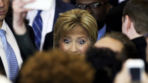 La aspirante a ser candidata demócrata a la Presidencia de EEUU, Hilary Clinton, celebra su victoria en Carolina del Sur. REUTERS/ Randall Hill