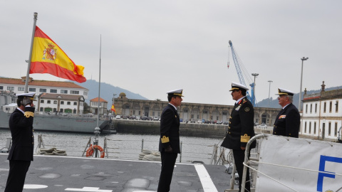 El Jefe de Estado Mayor de la Marina Saudí, el almirante Abdullah Sultan Alsultan efectuó una visita oficial a Ferrol en donde inspeccionó las dependencias de la Armada y las instalaciones de Navantia, en previsión de la compra de cinco buq