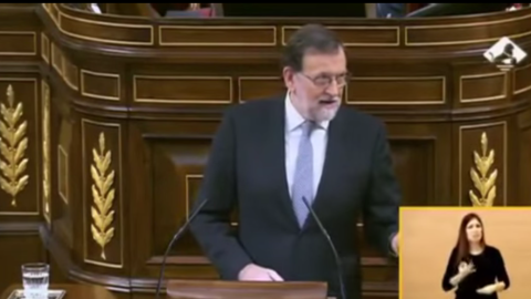 Rajoy durante el debate de investidura.-