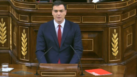 El líder socialista Pedro Sánchez inicia su discurso durante el debate en la segunda votación de su investidura como presidente del Gobierno.