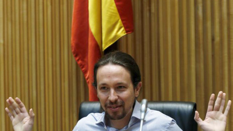 El líder de Podemos, Pablo Iglesias, durante una reunión en el Congreso de su grupo parlamentario. / EFE