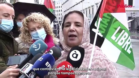 Manifestantes saharauis protestan frente al Congreso: "Hay malestar, rabia e incomprensión"