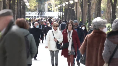 El Gobierno aprobará el 19 de abril el fin de la mascarilla en interiores, salvo hospitales y transporte público