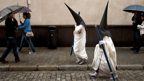 Las lluvias serán protagonistas al principio y al final de la Semana Santa./ REUTERS