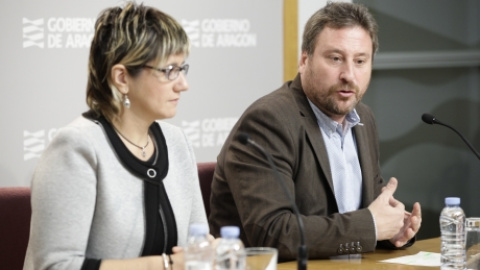 La directora general de Vivienda, Mayte Andreu, y el consejero de Vertebración del Territorio, José Luis Soro (Cha), impulsan las medidas de vivienda del decreto de emergencia de Aragón./Aragonhoy.net