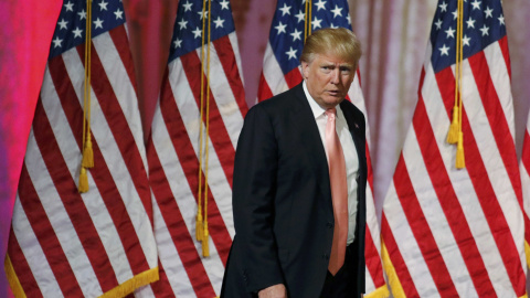 El aspirante republicano a la Presidencia de los EEUU Donald Trump se dirige a dar un discurso tras su victoria en las primarias de Florida, Ohio,  Carolina del Norte, Illinois y Missouri. REUTERS/Joe Skipper