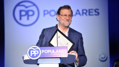 El presidente del Gobierno en funciones y del PP, Mariano Rajoy, durante su intervención en la clausura de acto de Nuevas Generaciones celebrado hoy en Toledo en vísperas de que se cumplan tres meses de las pasadas elecciones generales. /EF