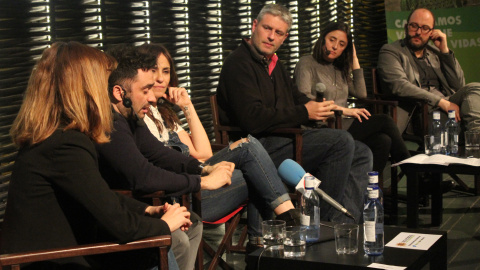 Leticia Dolera, Juan Antonio Bayona, Melanie Olivares, Gregorio Belinchón, Belén Atienza y Borja Cobeaga, durante el acto ‘El Cine que te mueve’.