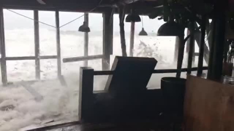 La fuerza del mar se ceba con Málaga y Cádiz