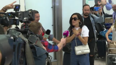 Chanel recibe una calurosa bienvenida en Barajas tras su éxito en Eurovisión