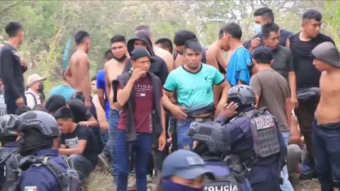 Encuentran a 280 migrantes escondidos en un camión en México