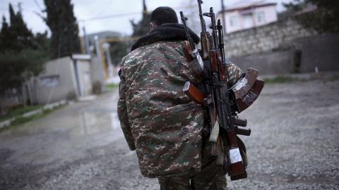 Un soldado del ejército de Nagorno Karabaj. REUTERS/Vahan Stepanyan