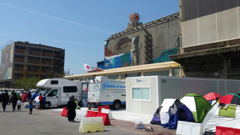 Puerto de El Pireo, en Atenas, donde se concentra el mayor número de refugiados de Siria, Afganistán, Irán, Iraq y Eritrea, entre otras nacionalidades. /P.C.