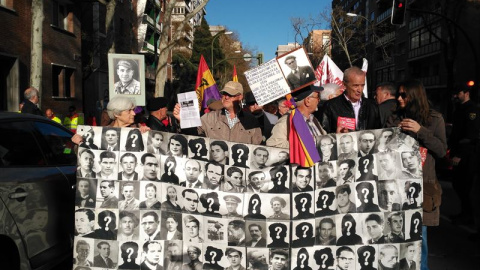 Colectivos antifranquistas exigen a Carmena la retirada completa de la simbología franquista en las calles de Madrid