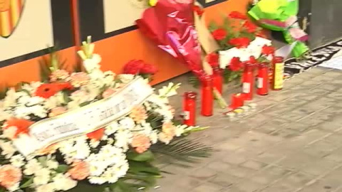 La puerta 12 de Mestalla amanece con un homenaje al mítico 'Españeta'