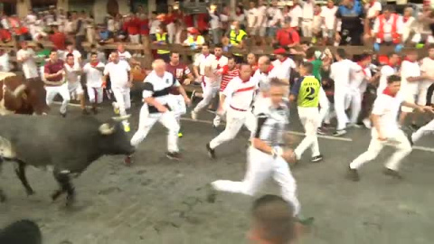 Tres corneados en un quinto encierro de San Fermín muy peligroso