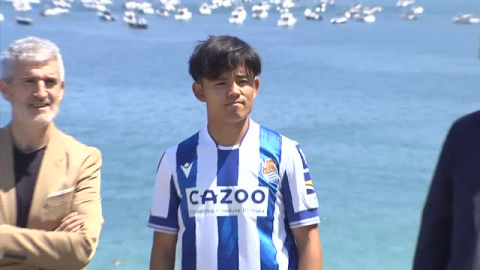 Kubo estrena camiseta ante la bahía de la Concha   