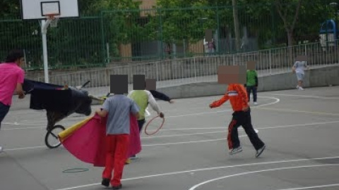 Los recreos del colegio Camón Aznar incluyen un concurso de recortadores con el carretón.