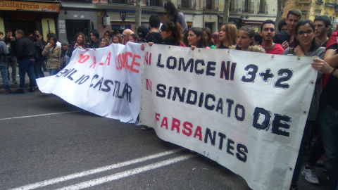 Cabecera de la manifestación estudiantil contra la Ley Wert y el 'Decreto 3+2'. A.S.