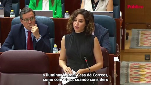 VÍDEO | Ayuso dice que la bandera de España representa a "mujeres, transexuales y homosexuales"