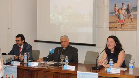 Juan Carlos Corvera junto al obispo de Cádiz, Rafael Zornoza Boy, durante la presentación de Educatio Servanda en la provincia andaluza.- OBISPADO DE CÁDIZ