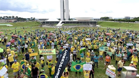 Cientos de personas se manifiestan en Brasil en contra de la corrupción ...