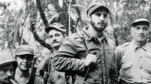 Alberto Bayo y Fidel Castro. Imagen aparecida en la obra de Luis Díez "Bayo. El general que adiestró a la guerrilla de Castro y el Che" (Editorial Debate)