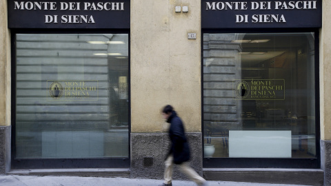 Una oficina del banco Monte dei Paschi, en la localidad italiana de Siena. REUTERS/Max Rossi