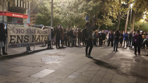 Cerca de 150 personas se manifiestan contra la violencia de género en Palma