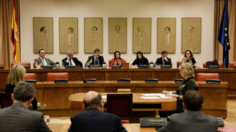 El ministro de Justicia, Rafael Catalá, durante su comparecencia ante la Comisión de Justicia del Congreso para informar de los planes y prioridades de su ministerio para la XII Legislatura. EFE/Fernando Alvarado