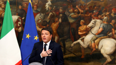 El primer ministro de Italia, Matteo Renzi, en su discurso este lunes en el palacio Chigi. /REUTERS