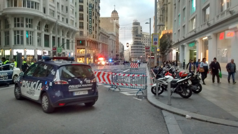 La Gran Vía de Madrid, cortada por la Policía.