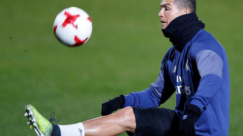 Cristiano Ronaldo durante un entrenamiento del Real Madrid en Yokohama. - EFE