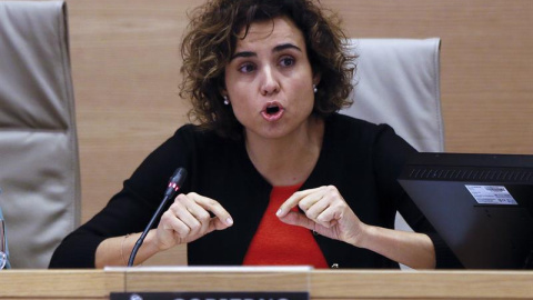 La ministra de Sanidad, Dolors Montserrat, durante su comparecencia por primera vez en la Comisión de Sanidad y Servicios Sociales del Congreso para exponer las líneas de trabajo de su departamento en estas materias . EFE/Fernando Alvarado