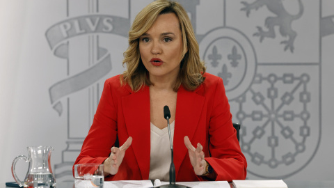 Pilar Alegría: "Pedro Sánchez es presidente y Alberto Núñez Feijóo sigue en la oposición"