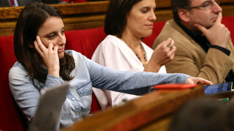 La diputada del PPC, Andrea Levy, en la sesión de debate de los  Presupuestos catalanes para 2017. EFE/Toni Albir