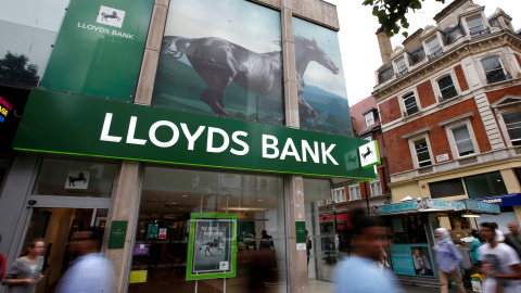 Una oficina de Lloyds Bank en la londinense Oxford Street. REUTERS/Peter Nicholls