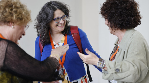 Mónica Oltra es recibida con una gran ovación en la asamblea de 'Iniciativa-Compromís'