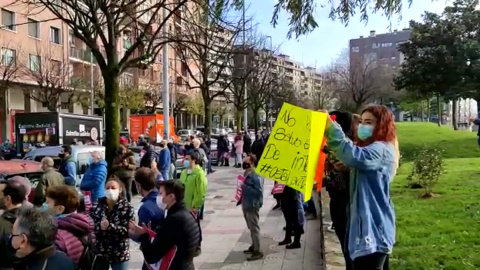 Hosteleros de Barakaldo protestan contra las restricciones