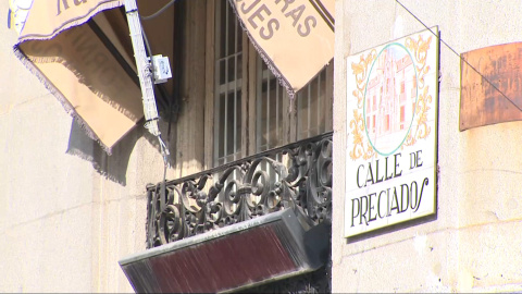 Multitud de personas llenan las calles del centro de Madrid