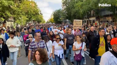 La lucha por la sanidad pública inunda el centro de Madrid: "Somos la única Comunidad sin una sola plaza fija de médicos y facultativos"