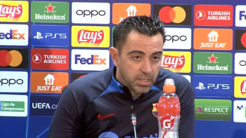 Xavi: "Hay que mejorar para ganar mañana el partido y no depender de una decisión arbitral"