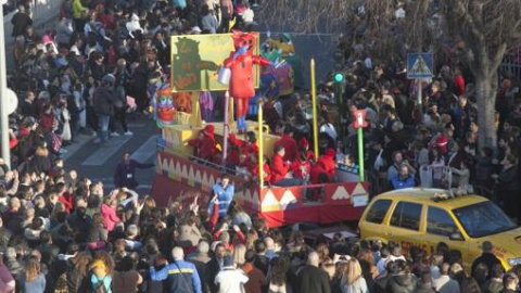 Un varón de 70 años herido en Córdoba tras ser atropellado por una carroza de la Cabalgata. EFE/Archivo